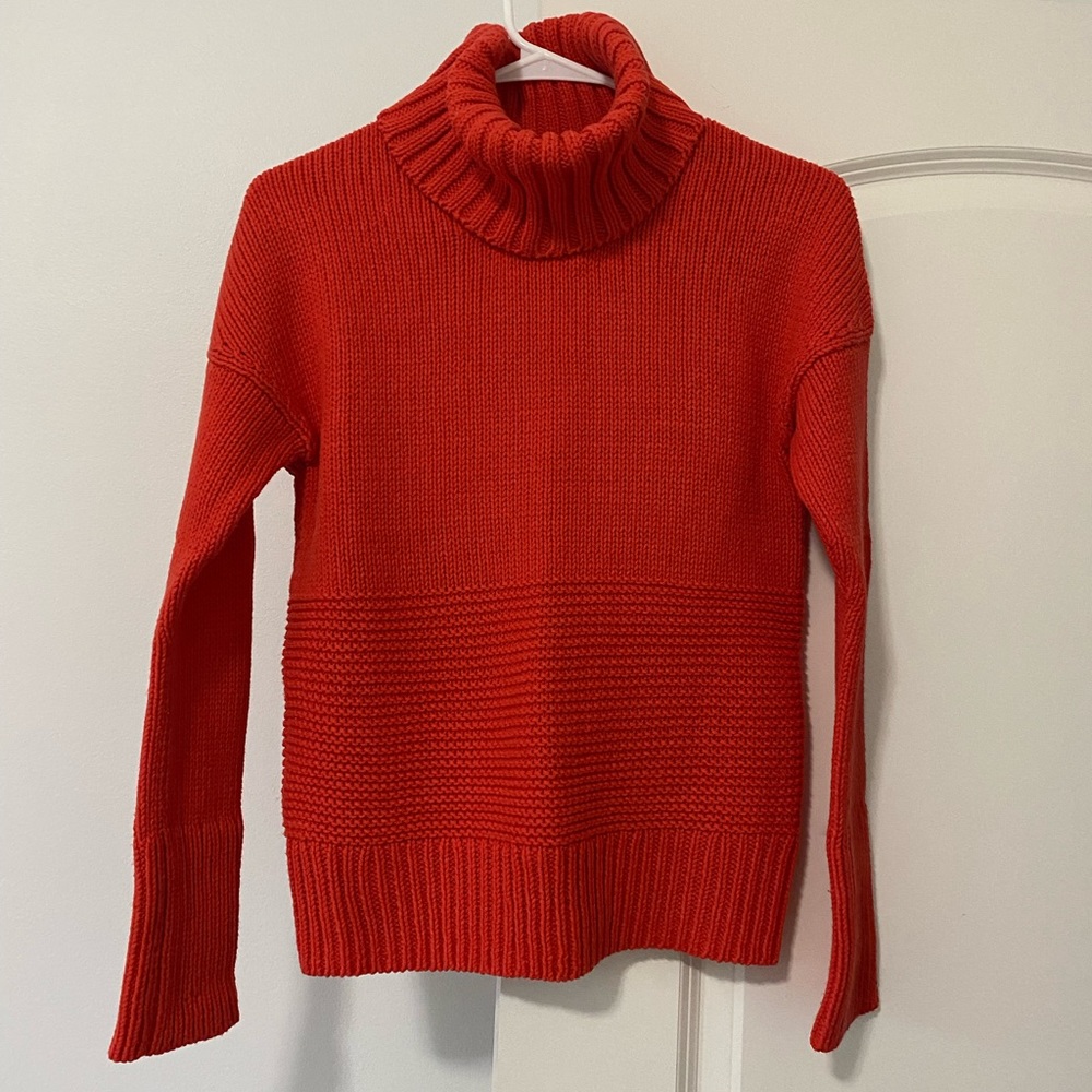 Gap Women’s Red Turtleneck